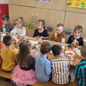 Słodki poczęstunek przygotowany przez rodziców.