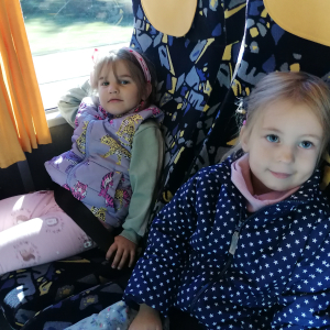 Dzieci w autobusie