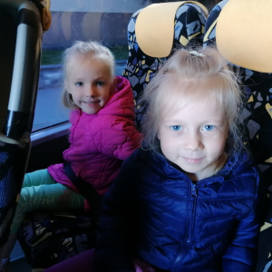 Dzieci w autobusie
