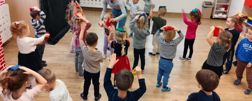 Zabawy ruchowe z woreczkami 