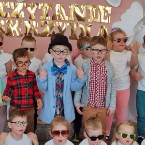 Pan Hilary z grupy Misiaki wciąż szuka… a okulary były przecież na nosie!