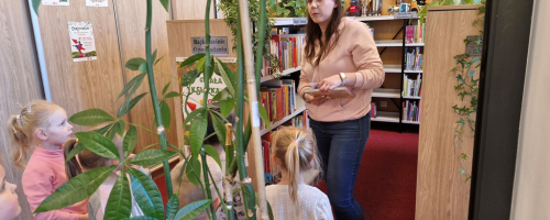 Dzieci z grupy "Misiaki" zwiedziły Bibliotekę w Centrum Kultury w Brusach