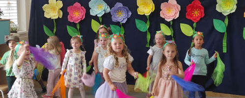Przedstawienie muzyczne Walc kwiatów