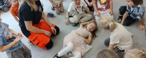 Wizyta ratownika medycznego w przedszkolu.