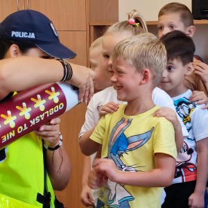policjant w przedszkolu