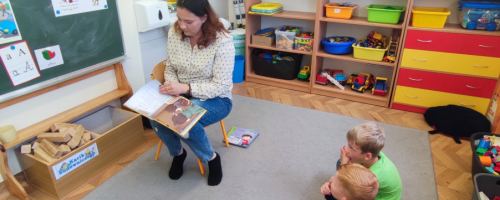 Jesienne czytanie na dywanie - z wizytą z Zuchach- mama Stasia