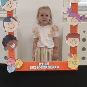 Pamiątkowe zdjęcie dziecka w fotoramce.