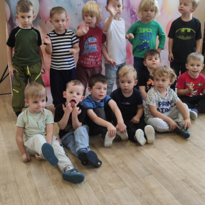 Pamiątkowe zdjęcie chłopców.