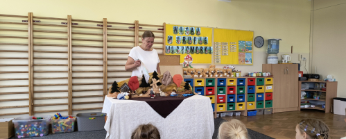 „Córeczka młynarza i wiatr” – spotkanie z teatrzykiem z koszyka