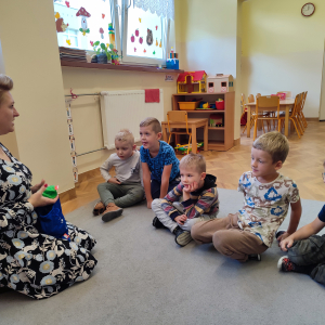 jesienne czytanie na dywanie