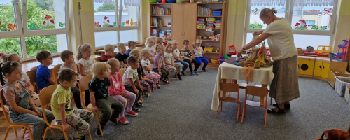 Spotkanie z teatrzykiem z koszyka w bajce  Córka młynarza i wiatr