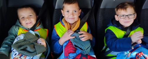 ZUCHY NA WYCIECZCE W LESIE