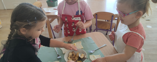 „Jeżyki” pieką jesienne ciasteczka