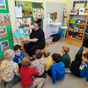 jesienne czytanie na dywanie