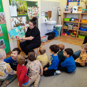 jesienne czytanie na dywanie