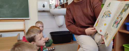 "Jesienne czytanie na dywanie" - z wizytą Pani Brygida - logopeda