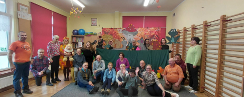 DOM POD MUCHOMORKIEM - TEATRZYK W WYKONANIU NAUCZYCIELEK