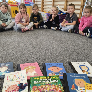 nowe książki zakupione do przedszkola
