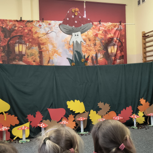 występ teatralny Dom pod Muchomorem