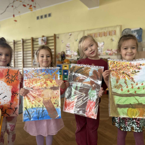 Uśmiech po zakończonej pracy – radość z tworzenia ważniejsza niż wynik konkursu.