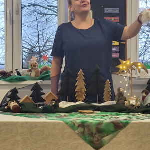 Pani Katarzyna Torzewska podczas teatrzyku