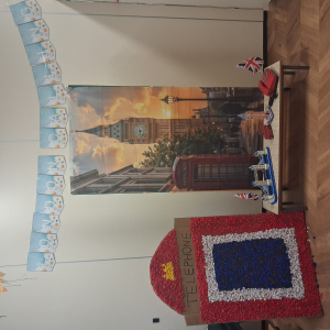 zdjęcie przedstawia wystawę dotycząca Londynu