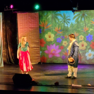 Scena z przedstawienia "Calineczka"