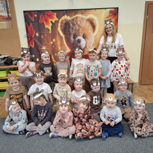 Wspólna fotografia dzieci i pani