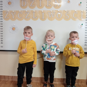 dzieci z "uśmiechami"