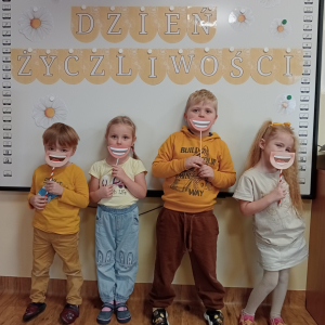 dzieci z "uśmiechami"