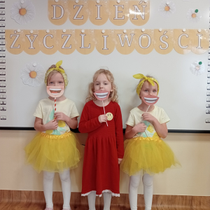 dziewczynki z "uśmiechami"