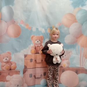 dziewczynka z misiem