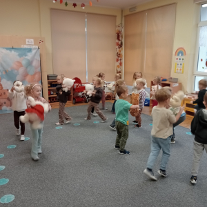 wesołe tańce z misiami