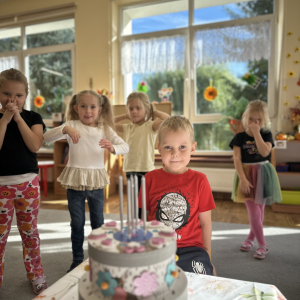 Wyjątkowy dzień Ignasia – urodzinowe chwile pełne radości 