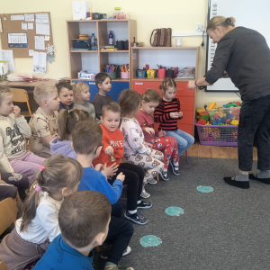 gra na dzwonkach przez dzieci