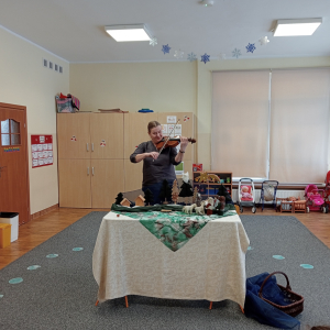 Pani Kasia podczas opowiadania bajeczki