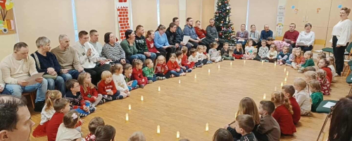 Kolędowanie z członkami Warsztatów Terapii Zajęciowej