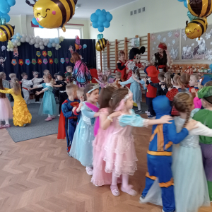 dzieci podczas animacji