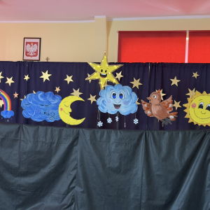 Bohaterowie na scenie – spotkania gwiazdki z przyjaciółmi, którzy pomagają jej odnaleźć nadzieję.