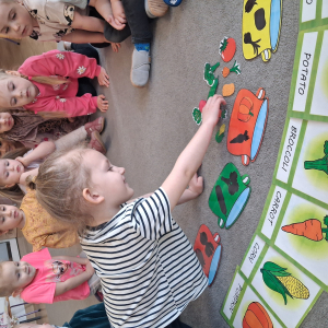 Dzieci komponują swoje ulubione danie