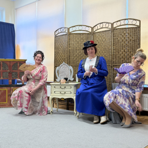 Scena rodzinnego domu – macocha i przyrodnie siostry