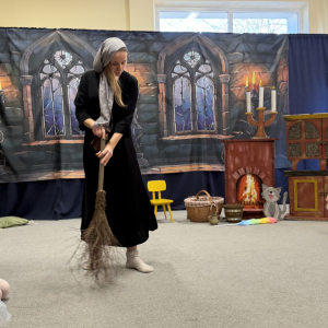 Pani Sylwia w roli Kopciuszka – nasza gwiazda spektaklu!