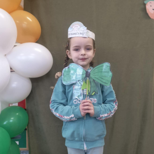 Dzieci obchodzą Dzień Sw Patryka