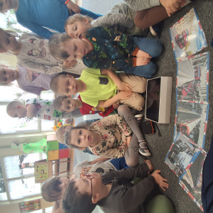 dzieci poznają Lodyński transport