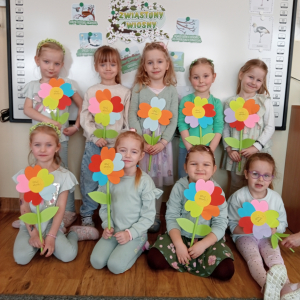 dziewczynki z kwiatkami