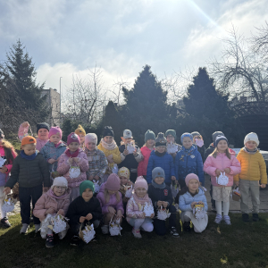 Radosna atmosfera „Uśmiechy i śmiech towarzyszyły każdemu dziecku podczas świątecznych zabaw.”