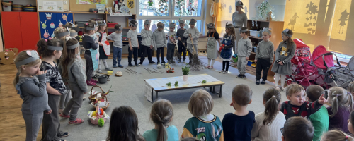 Wielkanocne przedstawienie Żabek