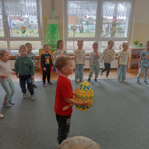 zabawy z kolorową pisanką