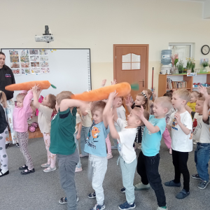 dzieci podczas animacji